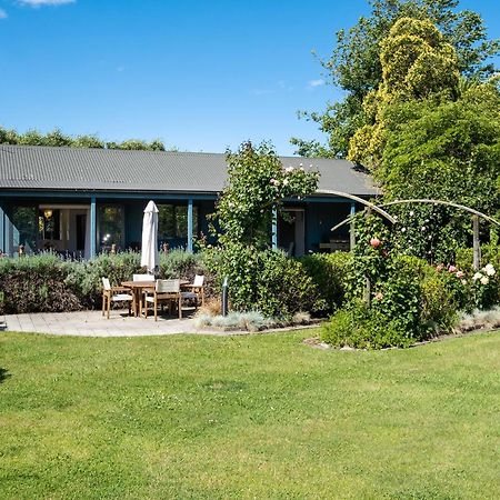 Lawn Cottages Clive Exterior photo